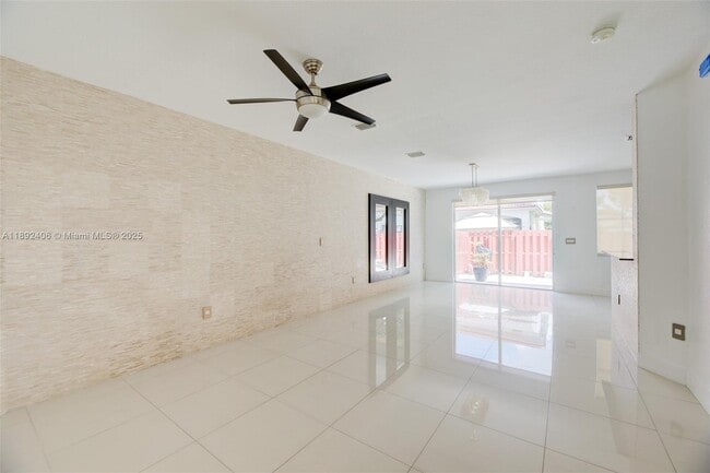 Building Photo - 8039 NW 108th Pl