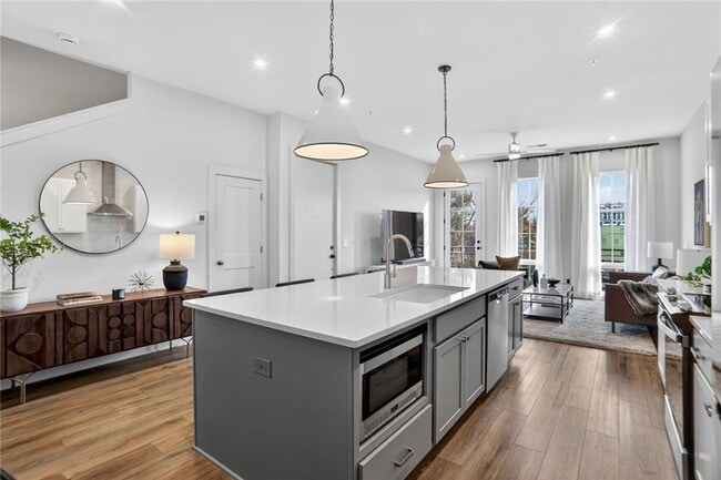 Building Photo - 1291 Longreen Ter NW