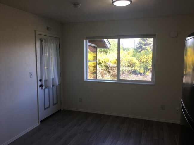 Building Photo - 901 Mount Olympus Ave SE