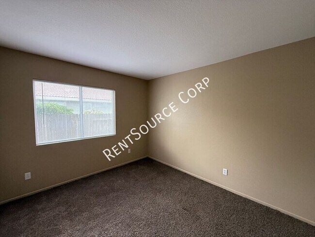 Building Photo - 2832 W Pillsbury St