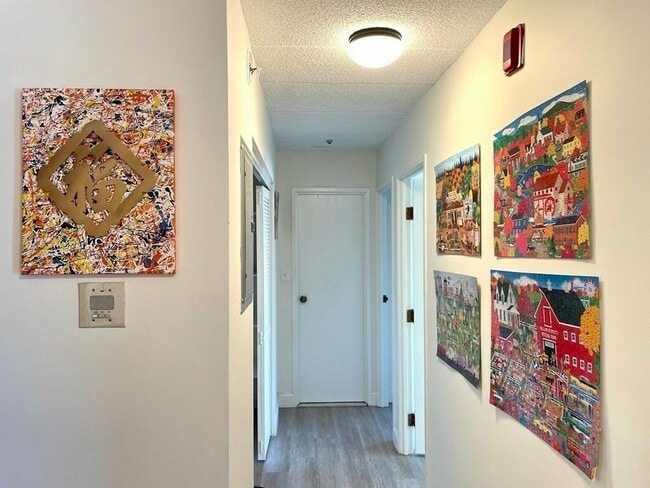 Building Photo - 308 Quarry St