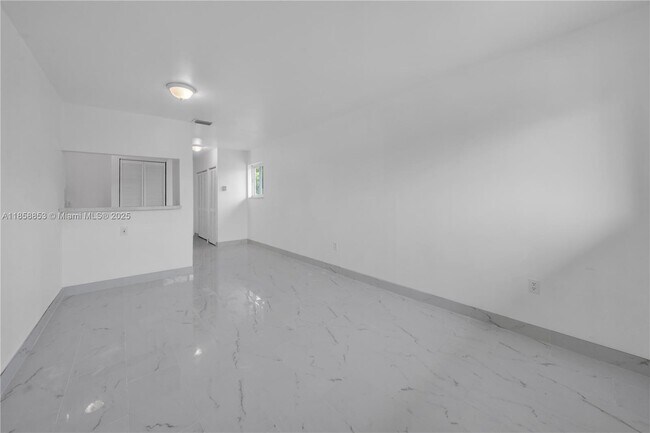 Building Photo - 1371 NW 3rd St