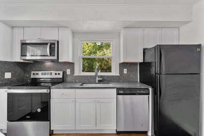 Building Photo - 3312 Clearview St