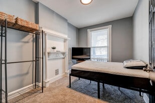 Available room - 307 Whitridge Ave