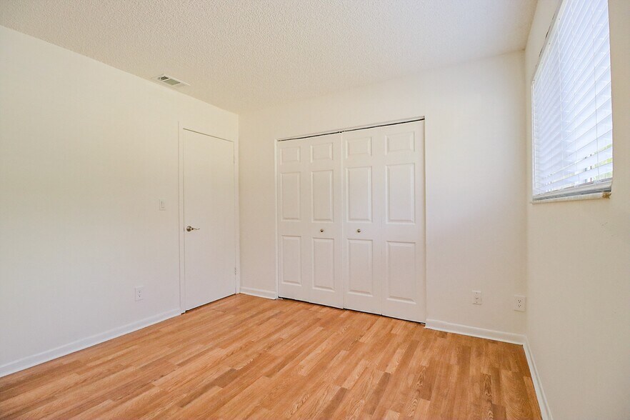 Building Photo - 3453 NW 44th St