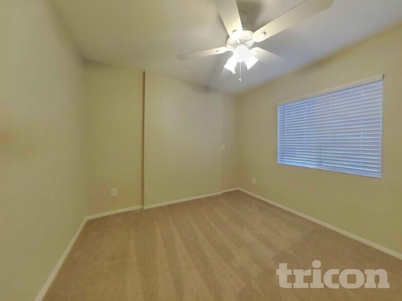 Building Photo - 18071 N 113th Ave