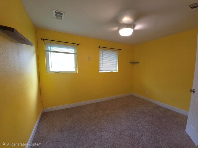 Building Photo - 926 Pecan St
