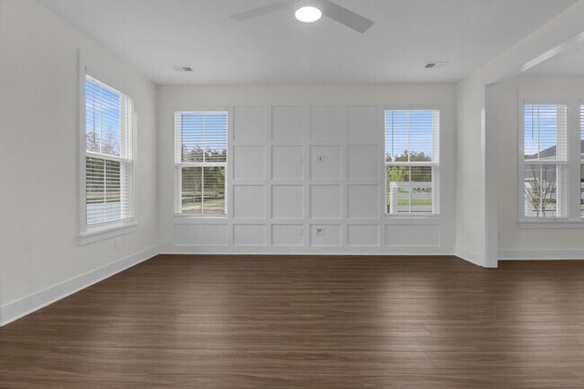 Building Photo - 268 Symphony Ave