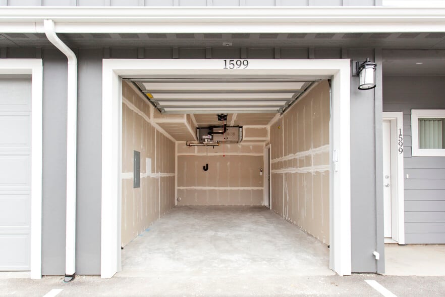 Building Photo - 42 Lopseed Ln
