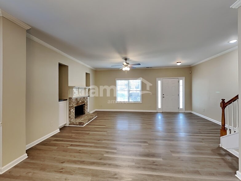 Building Photo - 208 Cole Ct