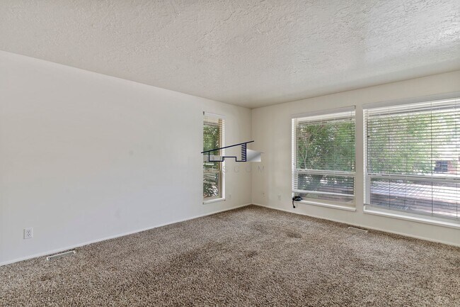 Building Photo - 350 E