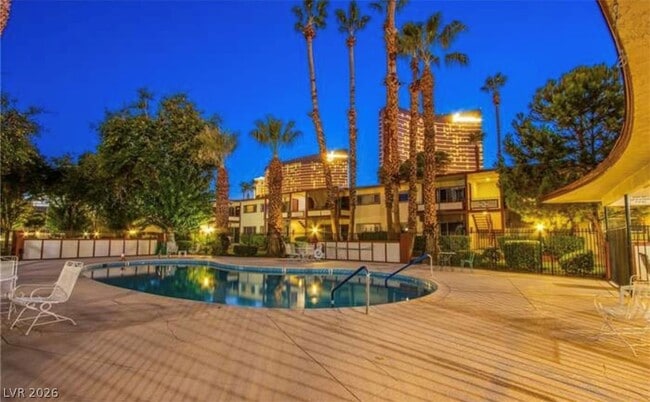 Building Photo - 350 E Desert Inn Rd