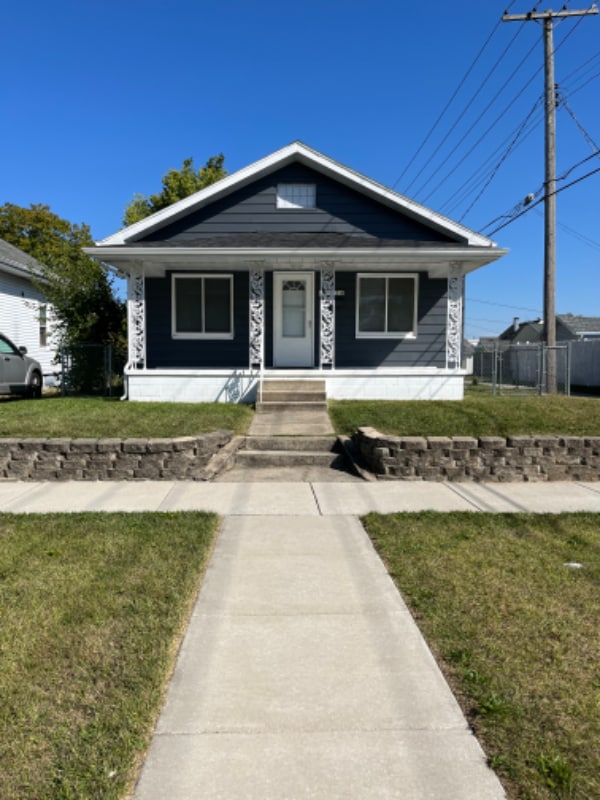 Building Photo - 520 Somerset Ave