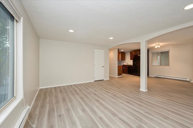 Building Photo - Newly Renovated North End Boise Apartments