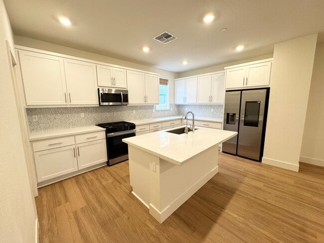 Building Photo - Perfect Shape Dublin Home in The Boulevard...