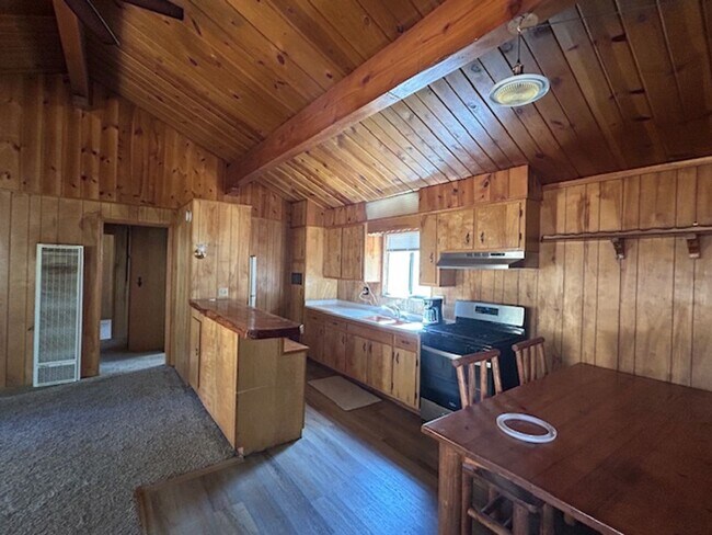 Building Photo - Moonridge 2 Bedroom near Bear Mountain