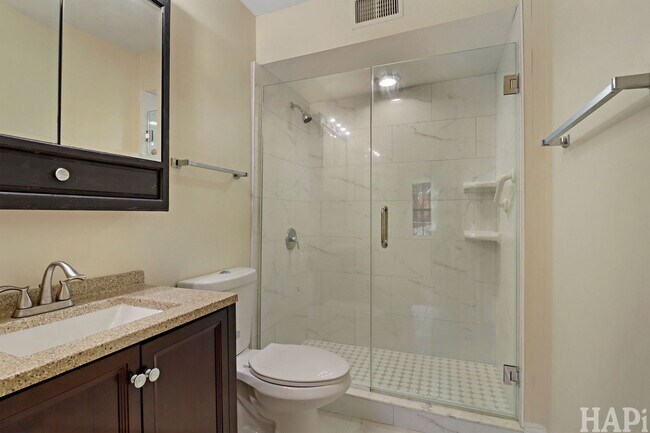 Building Photo - 591 Shorely Dr