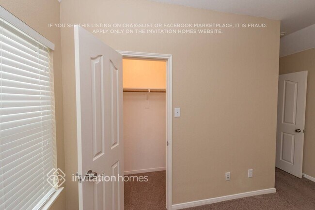 Building Photo - 9200 Farmer Dr