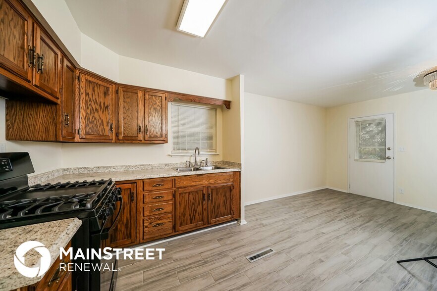 Building Photo - 6001 Reigh Count Dr