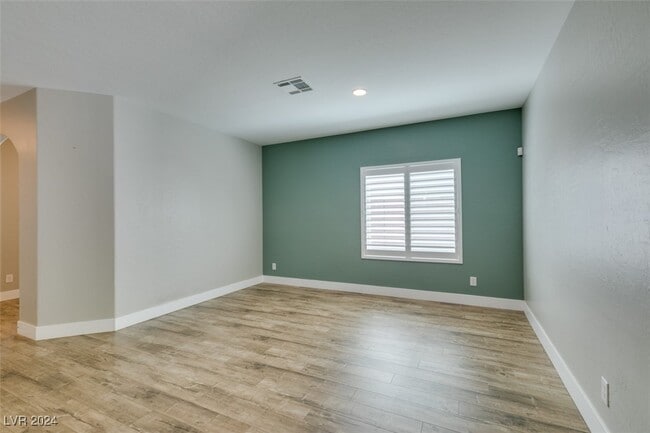 Building Photo - 148 Voltaire Ave