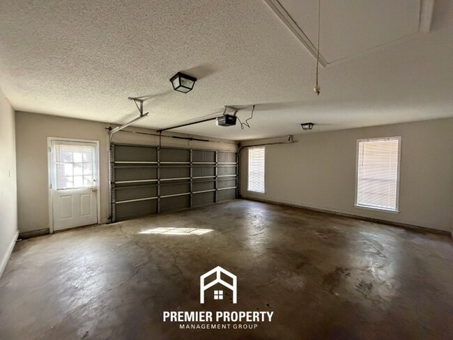 Building Photo - 6351 Oak Walk Ln