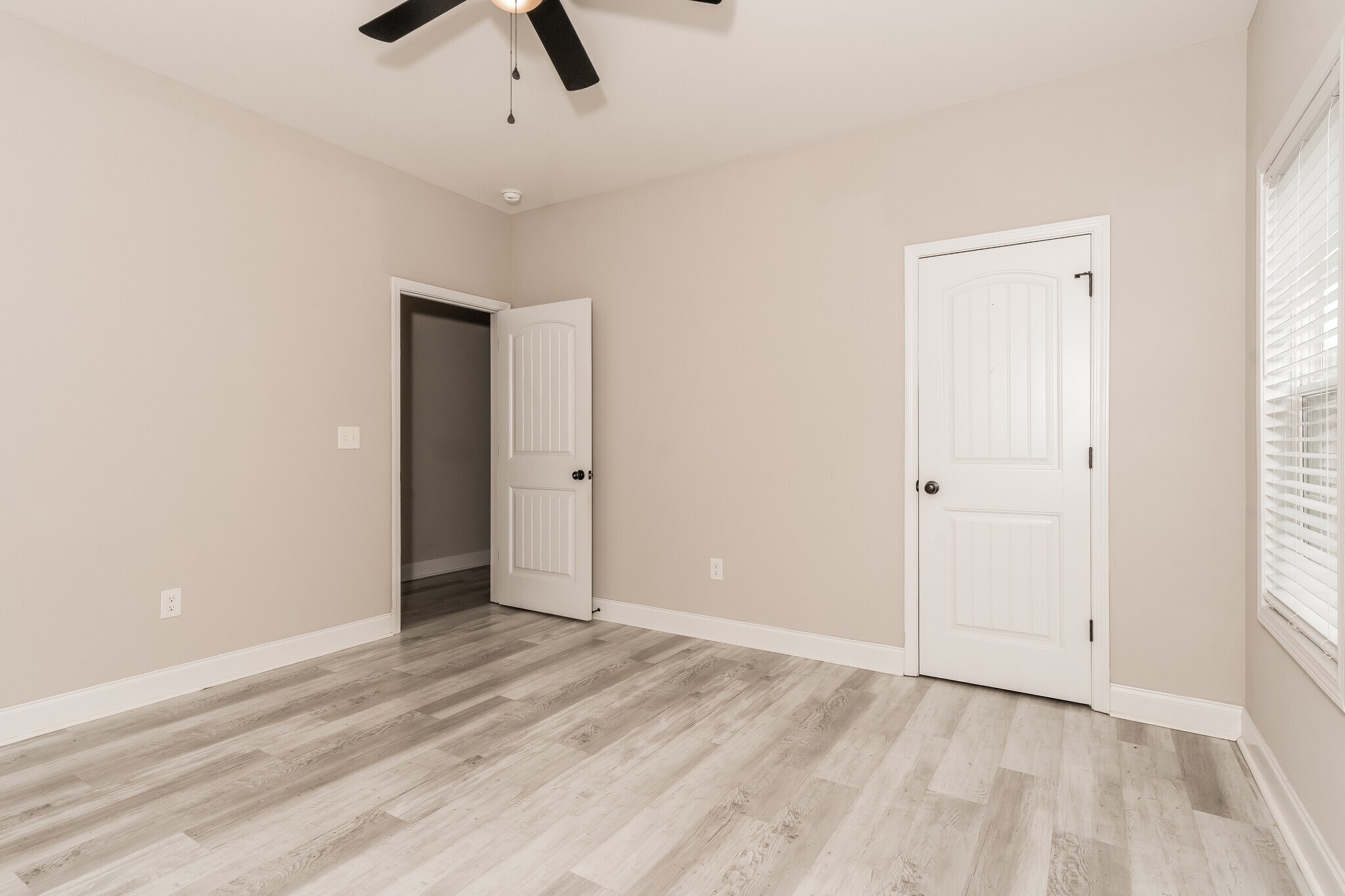 Building Photo - 219 Beau Claire Cir