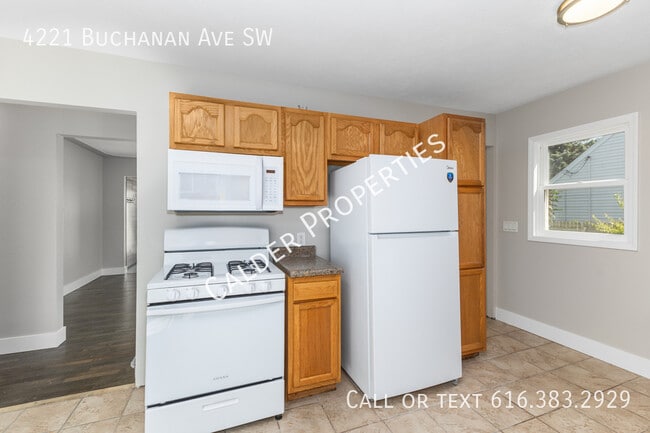 Building Photo - 4221 Buchanan Ave SW