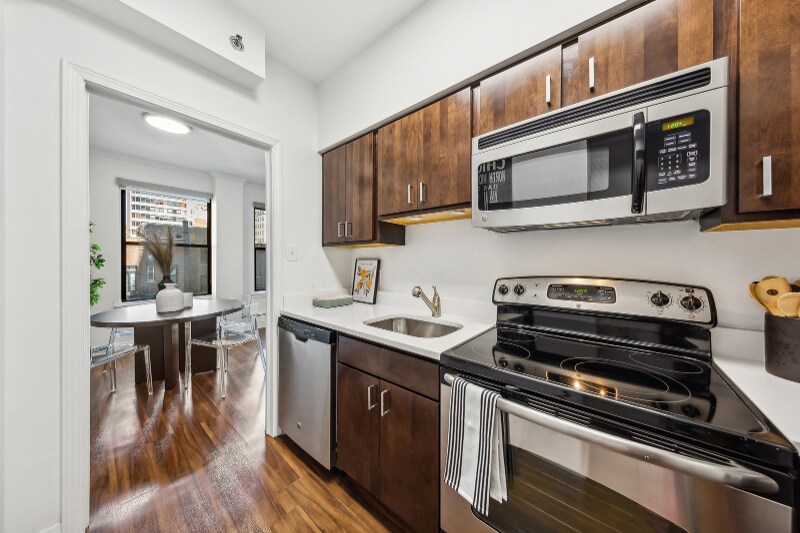 Building Photo - 180 E Pearson St