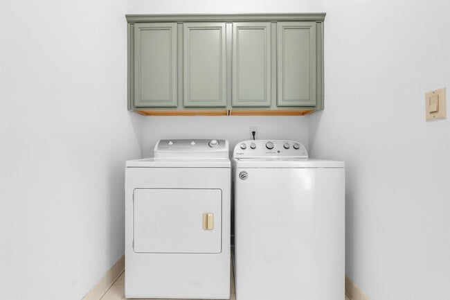 Building Photo - 176 Harbor Village Dr