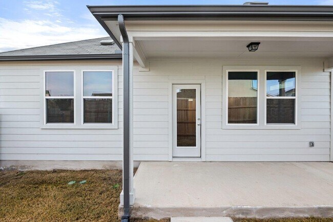 Building Photo - 2310 Castillo Dr