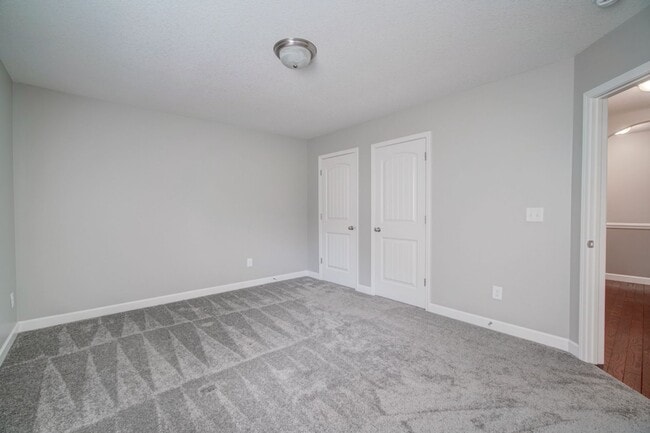Building Photo - 732 Shelburne Ln