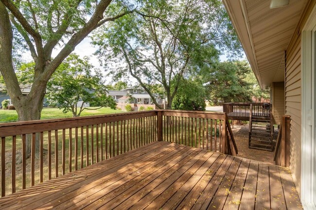 Building Photo - 418 Colby Rd