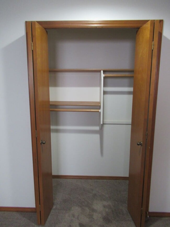 Building Photo - Large Three Bedroom in South Salem!