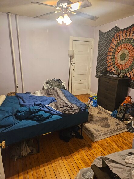 Building Photo - 450 W Doty St