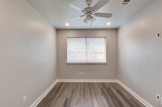 Building Photo - 506 Stonebridge Dr