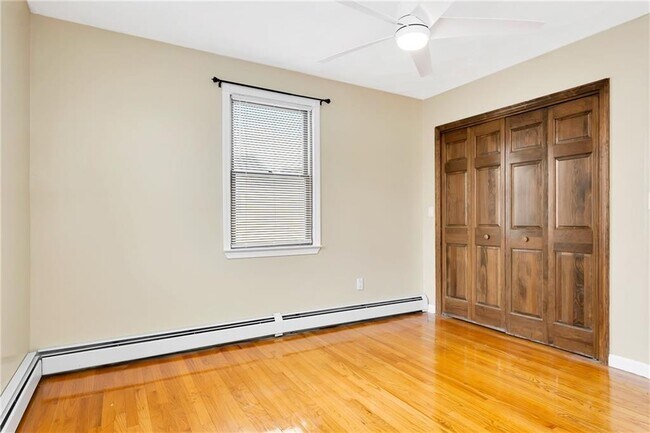 Building Photo - 773 Admiral St