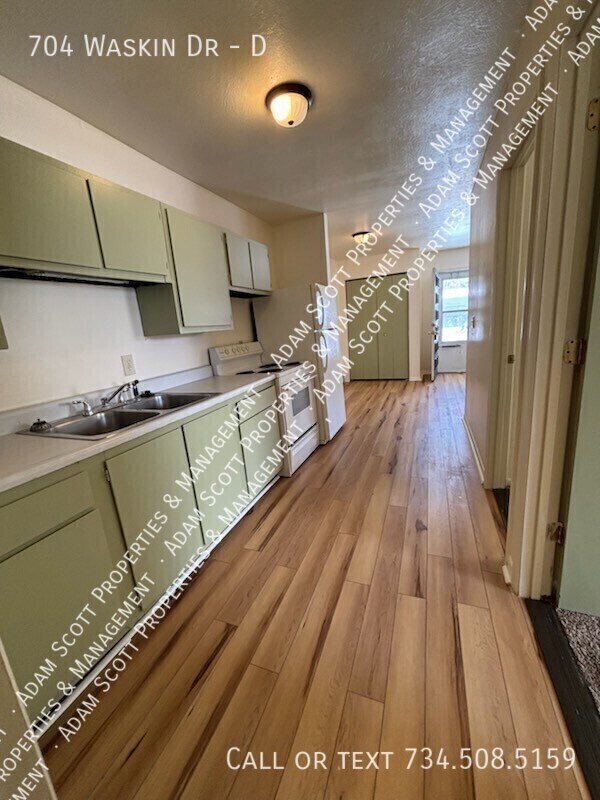 Building Photo - 704 Waskin Dr