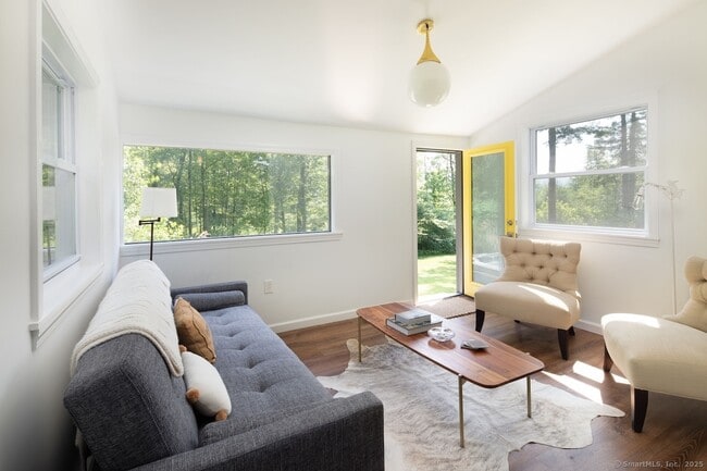 Building Photo - 107 CT-126