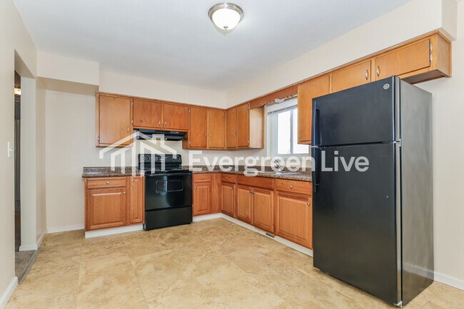 Building Photo - 804 Fallveiw Ave