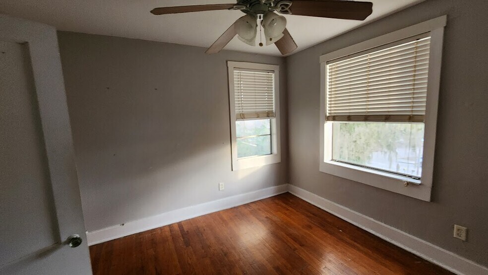 Building Photo - 238 Lake Ella Dr