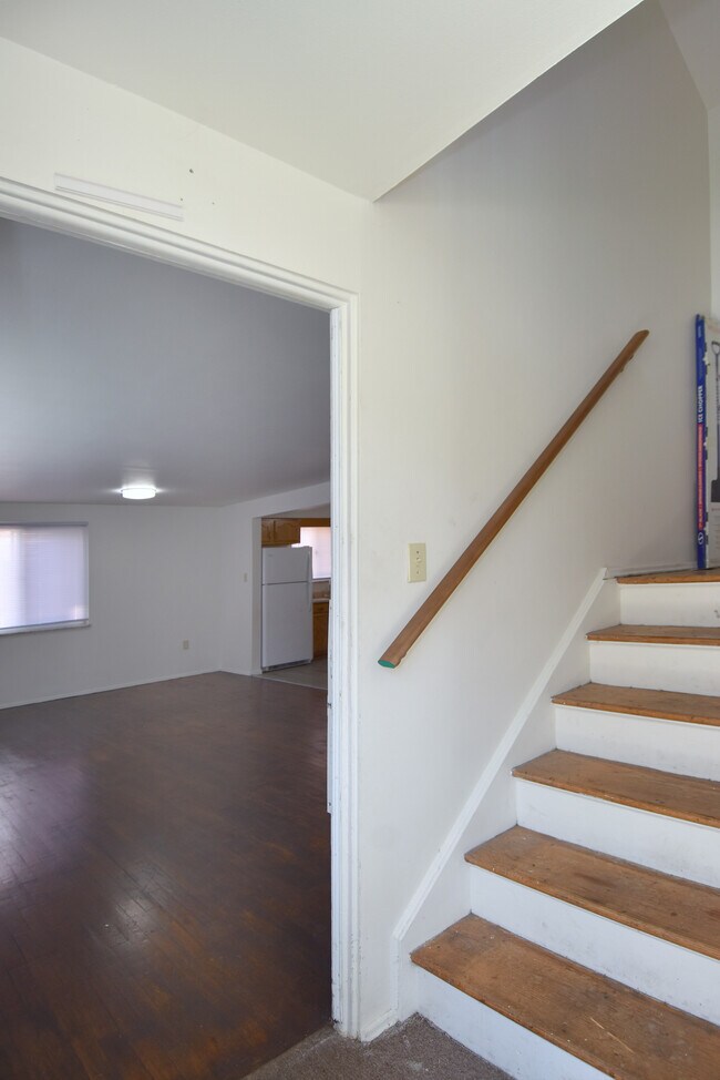 Building Photo - 3151 Glendale Ave