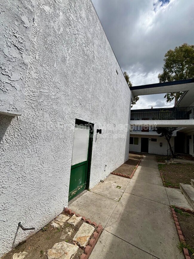 Building Photo - 10635 Sherman Grove Ave