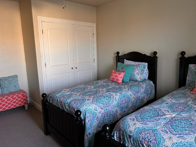 Building Photo - 2501 Prairie View Dr