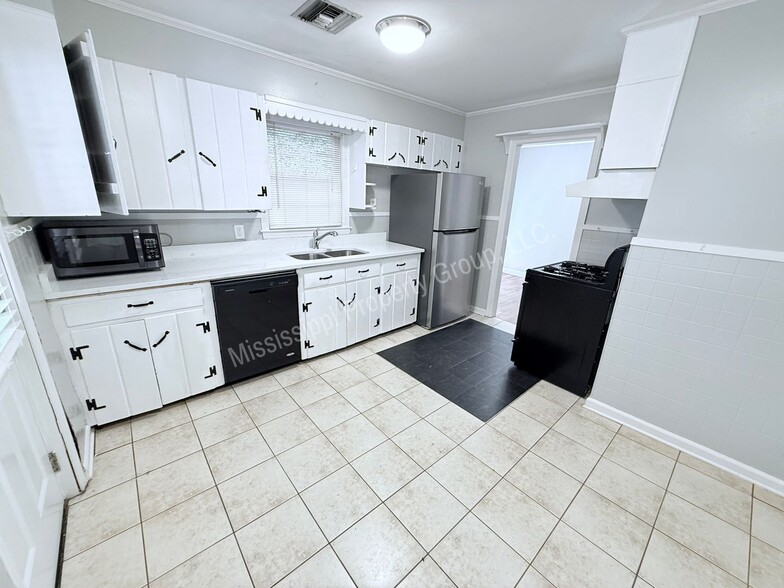 Building Photo - 509 S 18th St