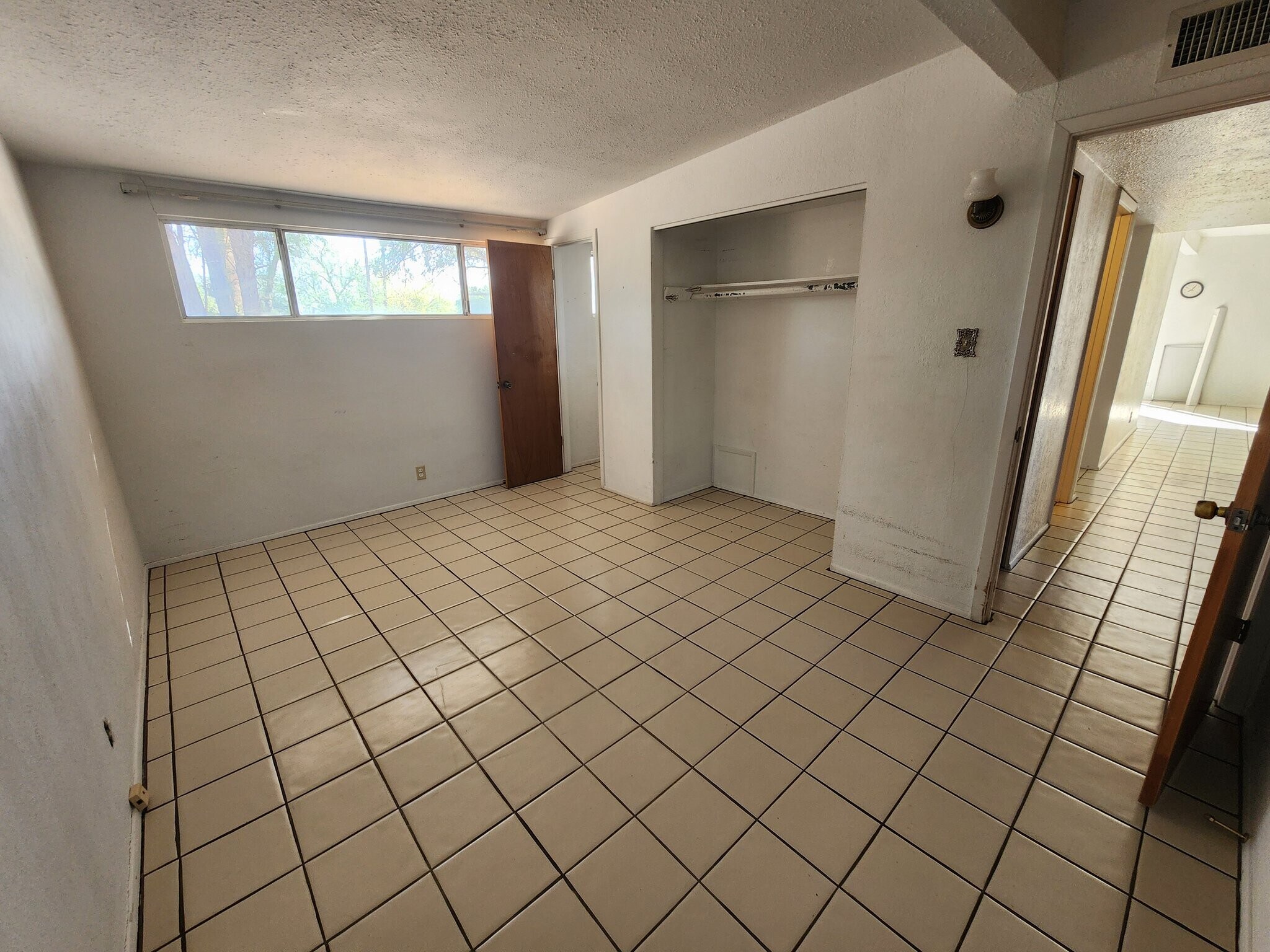 Building Photo - 1618 S Turquoise Vista