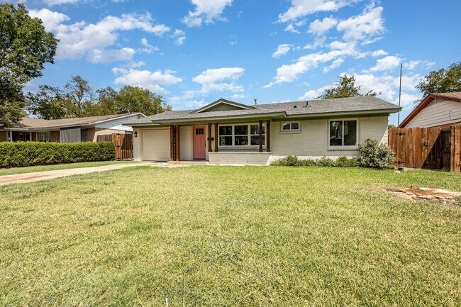 Building Photo - 13520 Glenside Dr