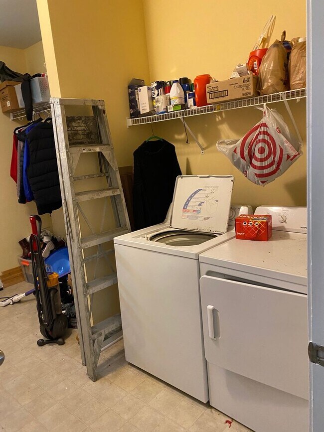 Building Photo - 3909 Jackson St