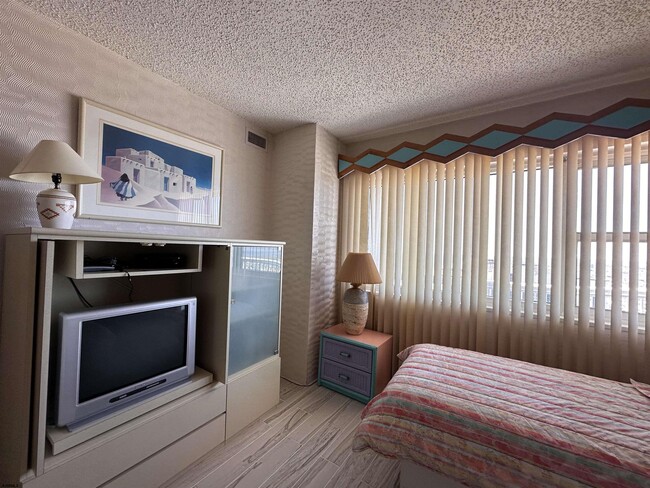 Building Photo - 3101 Boardwalk