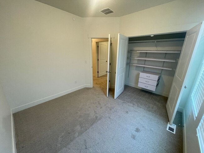 Building Photo - 597 Nichole Ln