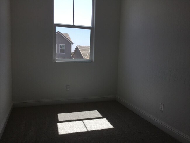 Building Photo - Lennar Home at Riverstone
